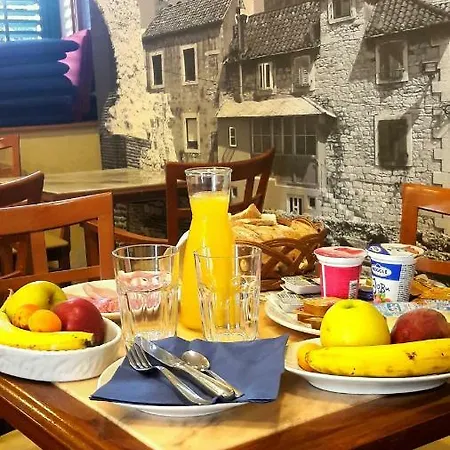 Natalia Old Town Apartman